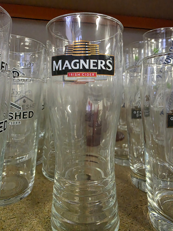 MAGNERS PINT GLASS